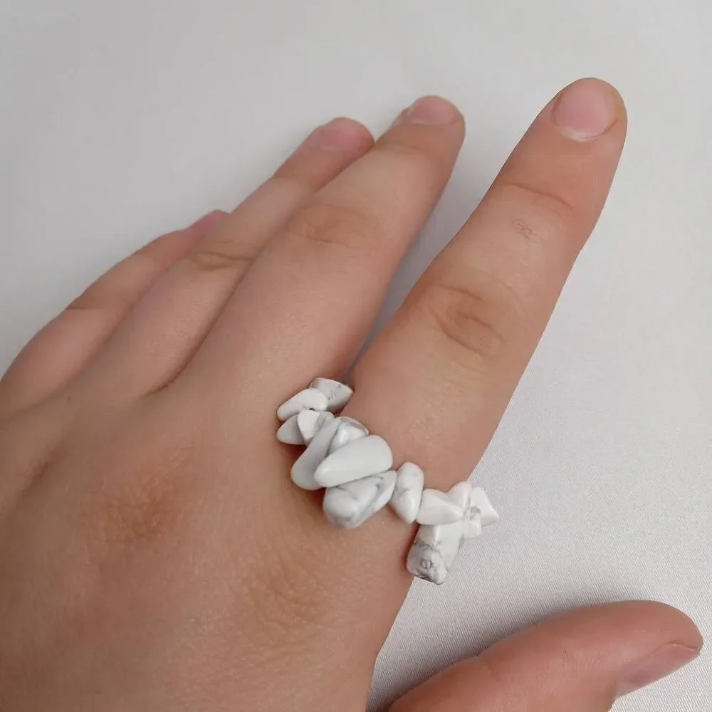 💕5/25 Howlite stone chip ring size 8